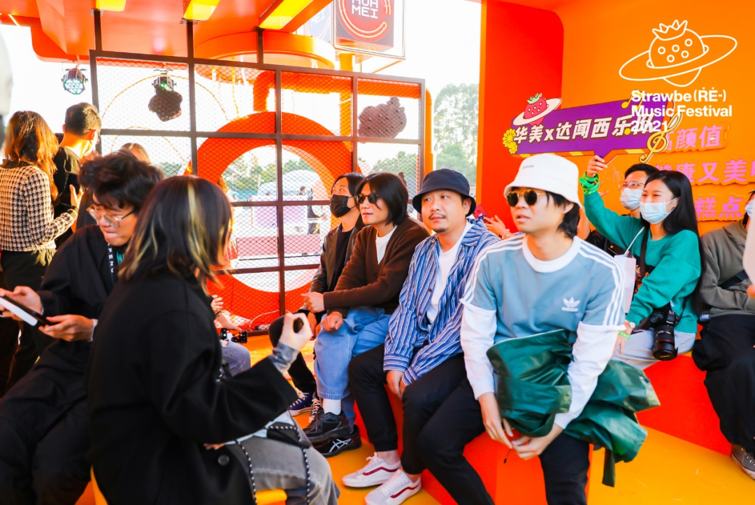 愛，不散場。